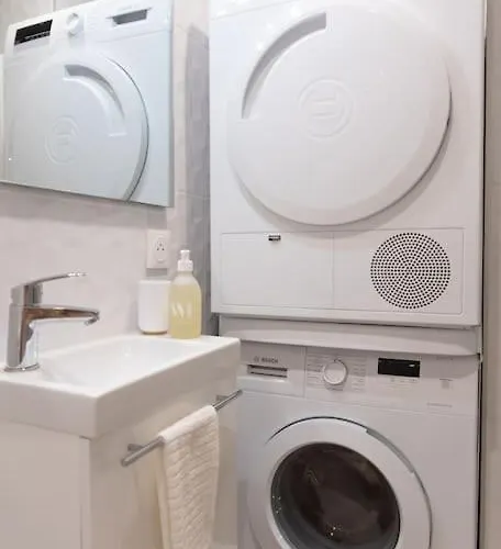 2 - Sous-sol Apartment